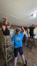 02-hanging-drywall-ceiling-sheets.webp